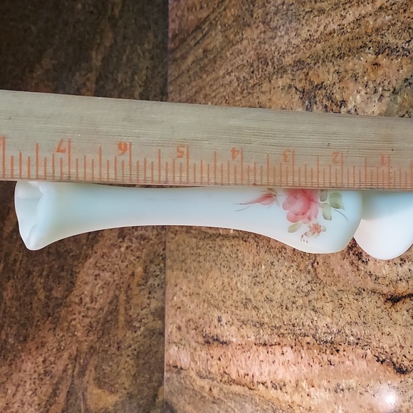 Fenton Bud Vase handpainted and signed. - Picture 5 of 6